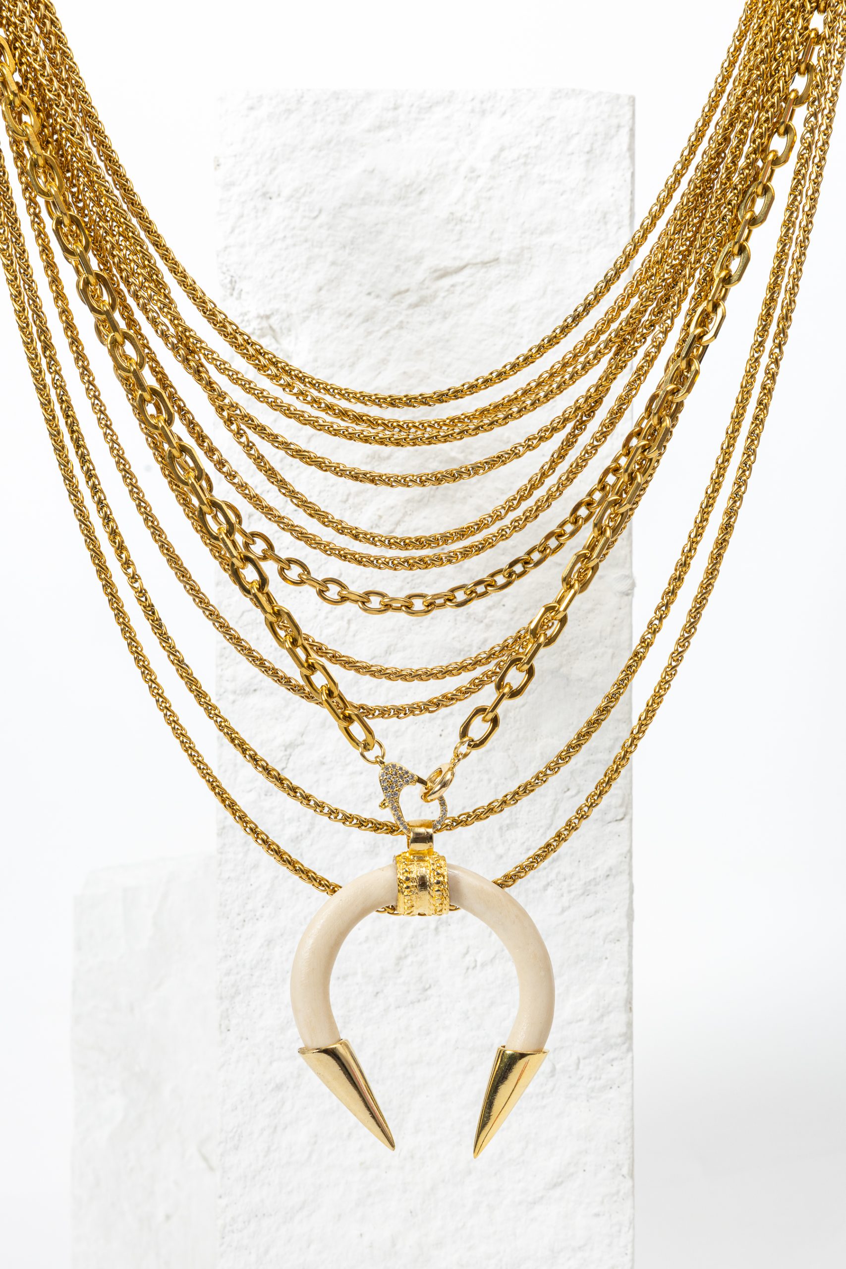 Collar GALA 3 elegante dorado con piedras - NOUF Joyería - $1,800