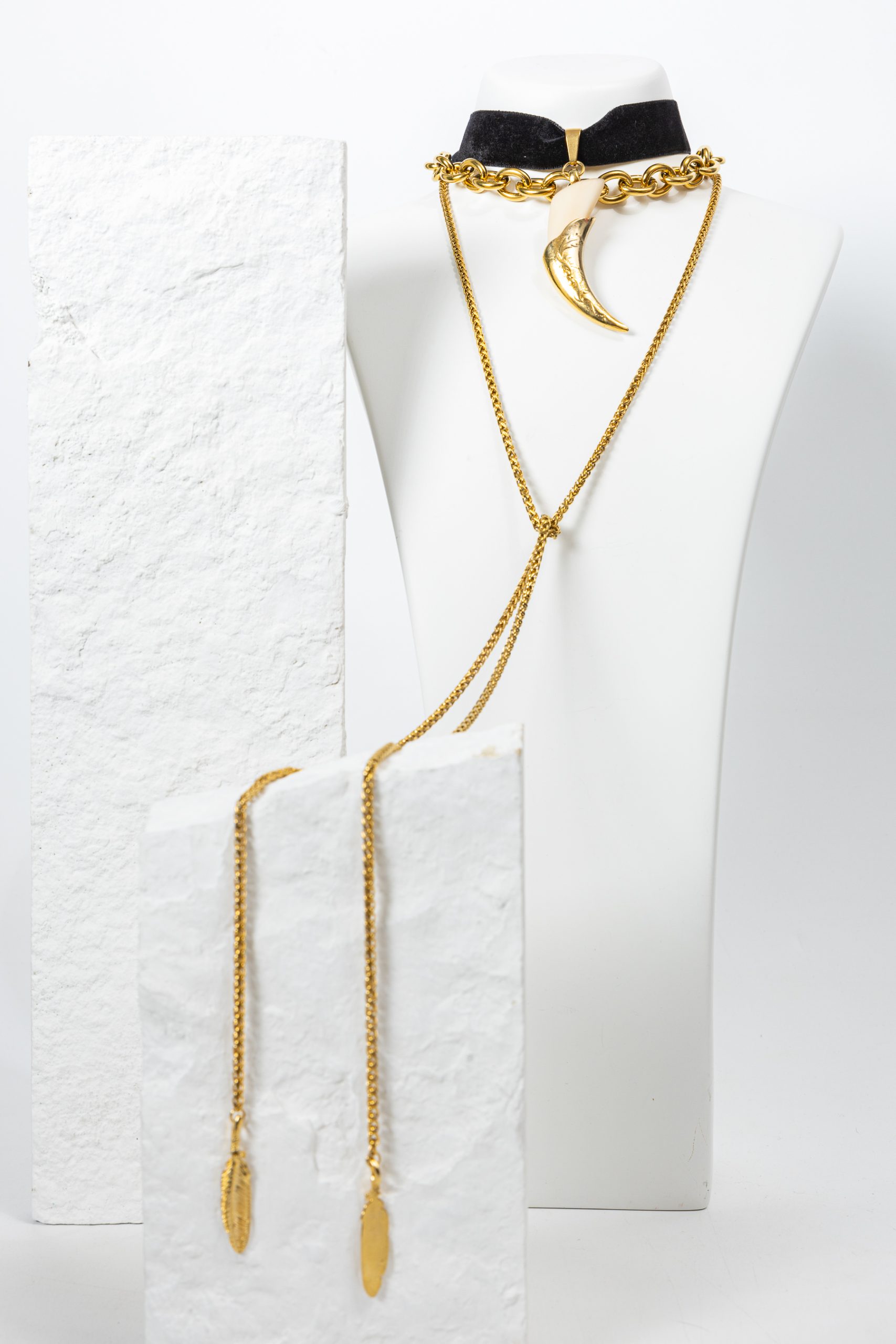 Collar GALA 1 dorado con diseño atemporal - NOUF Joyería - $970