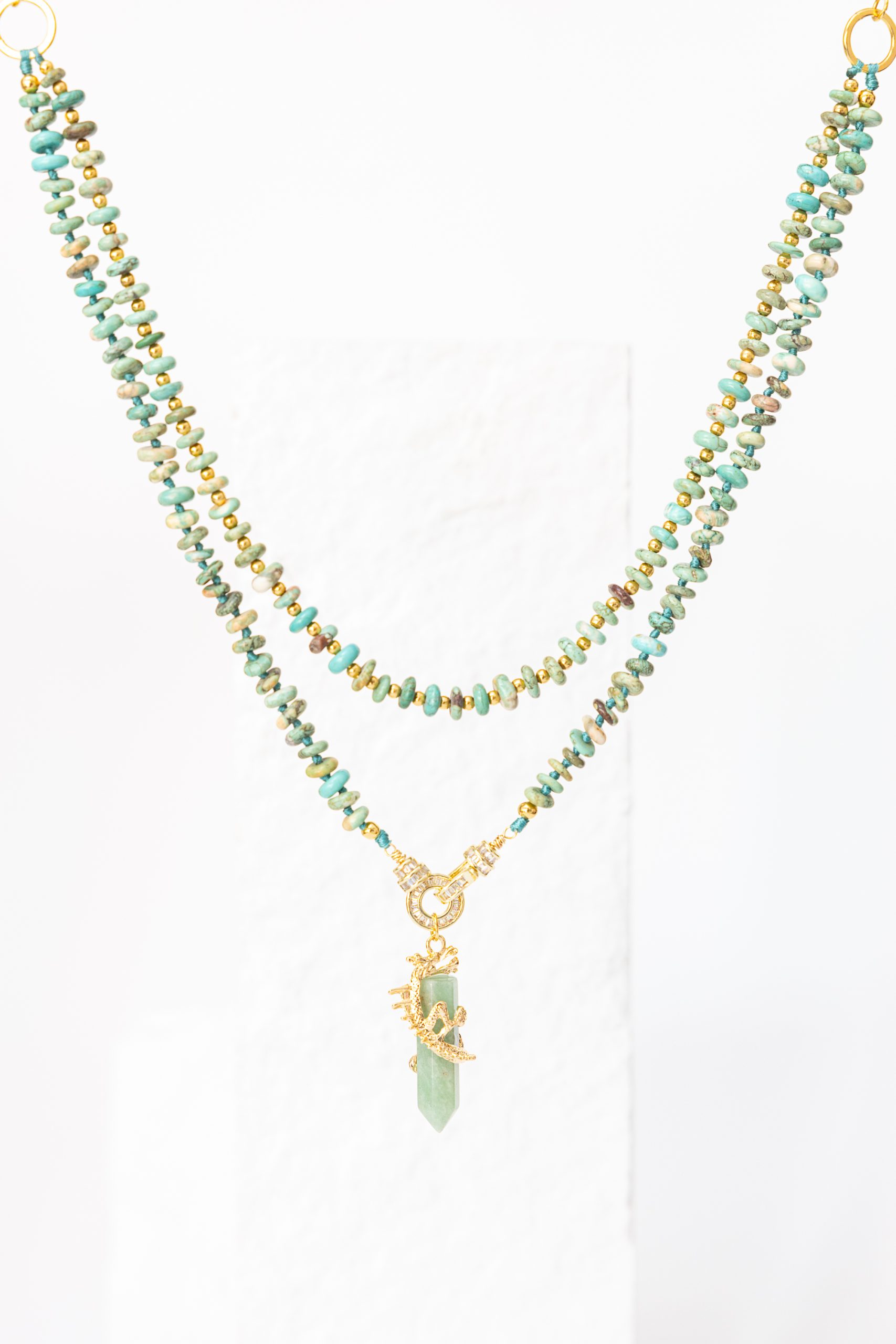 Collar PIPA 8 de piedras turquesa con cristal verde - NOUF Joyería - $1,200